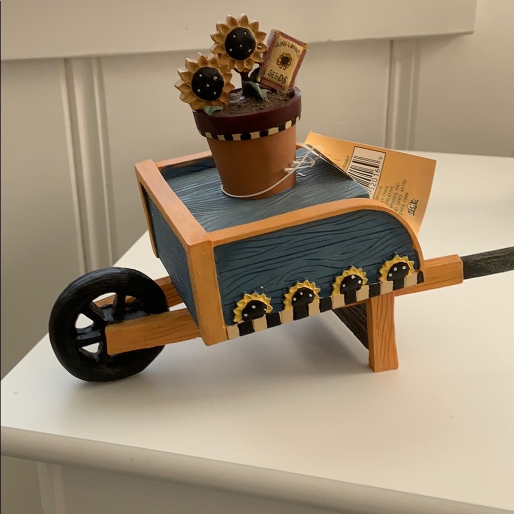 Debbie Mumm Wheelbarrow Memo Holder